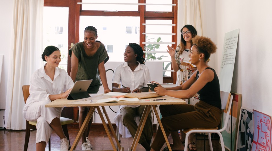 Conheça o projeto Empodera, criado como uma rede de incentivo a mulheres empreendedoras