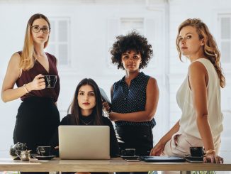 Mulheres na liderança: pesquisa mostra que 10 milhões de empreendimentos do Brasil são liderados por mulheres