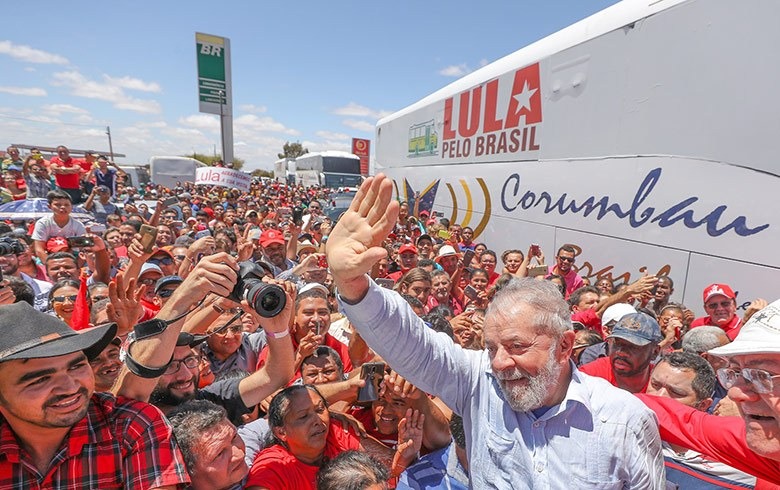 Pesquisa realizada pela CNN/RealTime Big Data, o ex-presidente Lula mantêm a vantagem sobre Bolsonaro