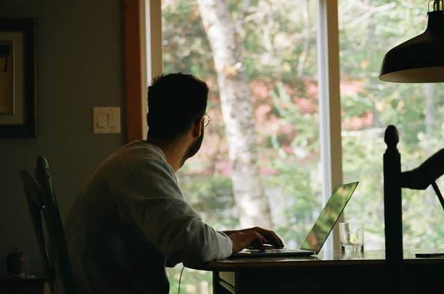 Lei que regulamenta teletrabalho é sancionada