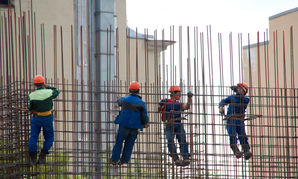 Prévia do PIB cai 1,13% em agosto. O IBC-Br teve aumento de 4,86% na comparação com agosto de 2021. Em 12 meses, o resultado foi de avanço em 2,08%